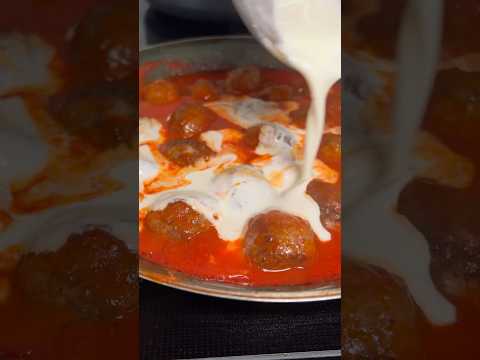 You’ve never had spaghetti n meatballs like this before 🍝